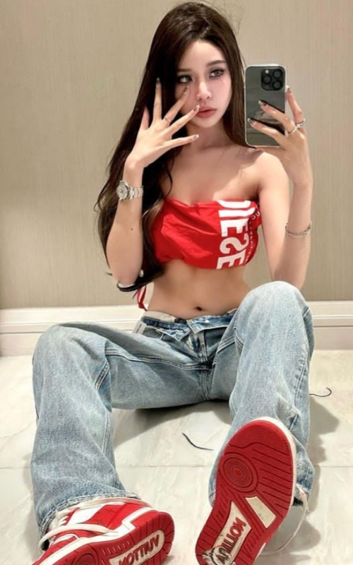 Experience Unforgettable Moments with Esme Scarlet by Your Side